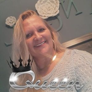 Meet your Posher, Angelia